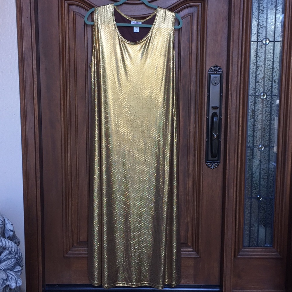 Ve Jai’s designs Maxi sleeveless dress